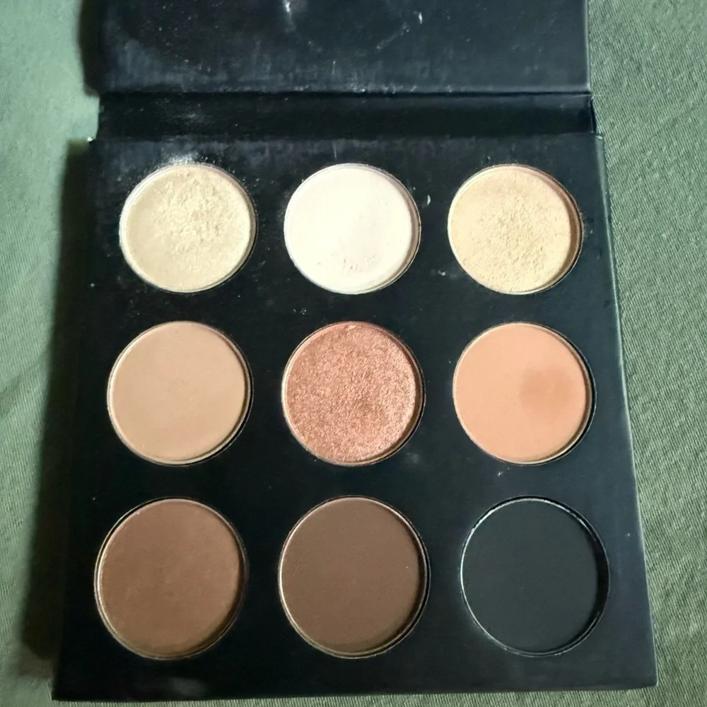 Studio Makeup On The Go Matte and Shimmer Eyeshadow Palette
